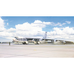 MODELO 1:72 B-52G Early with HOUND DOG